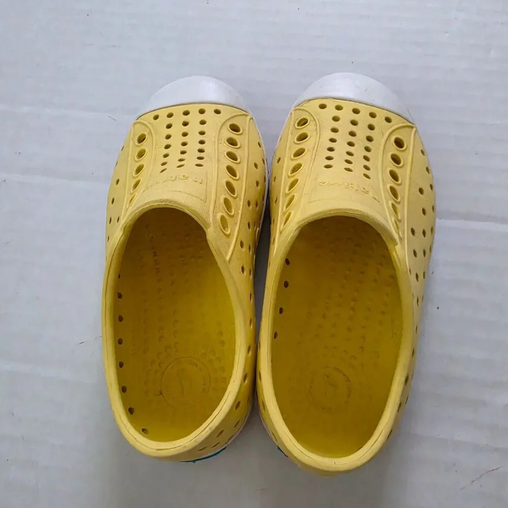 Native Jefferson Slip On Kids Water Shoes Yellow Size C8 Lightweight Comfortabl